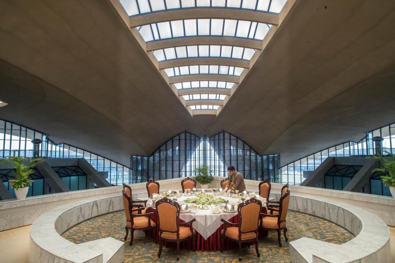 ARMED FORCES OFFICERS CLUB AND HOTEL, ABU DHABI